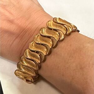 Vintage gold tone bracelet